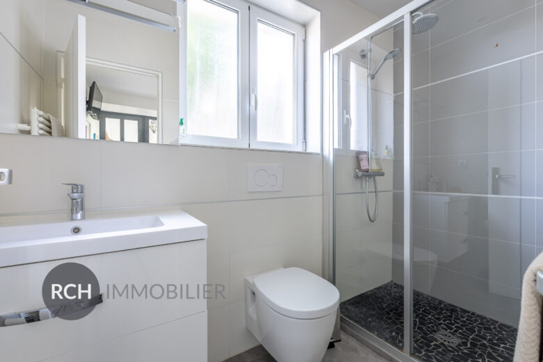 Photos du bien : Montfort-l’Amaury – Maison familiale avec appartement indépendant située dans le centre ville