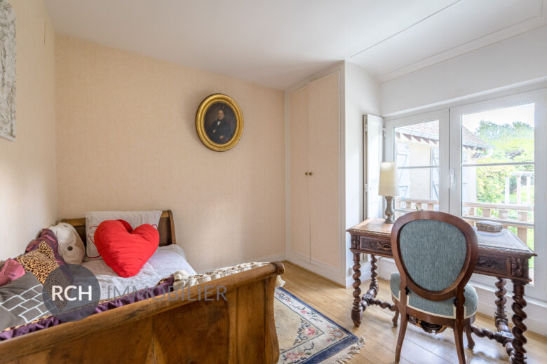 Photos du bien : Montfort-l’Amaury – Maison familiale avec appartement indépendant située dans le centre ville