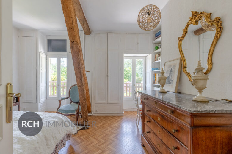 Photos du bien : Montfort-l’Amaury – Maison familiale avec appartement indépendant située dans le centre ville