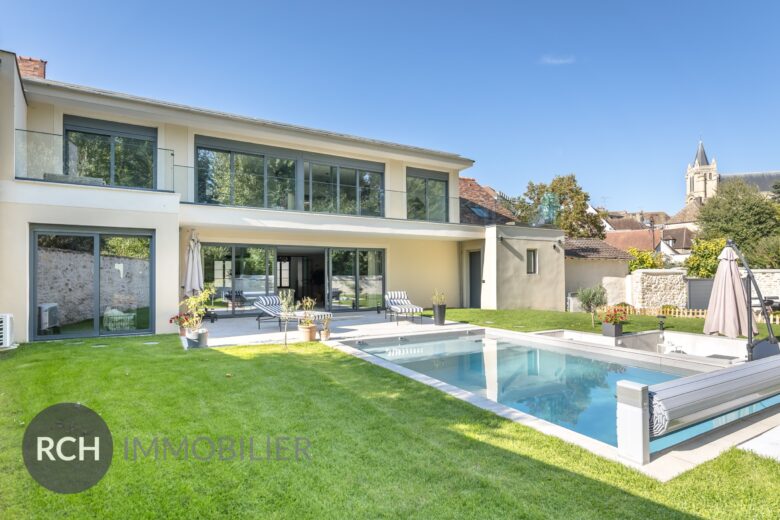 Photos du bien : Montfort-L&rsquo;Amaury – Propriété d&rsquo;exception style californienne avec piscine au cœur du centre historique
