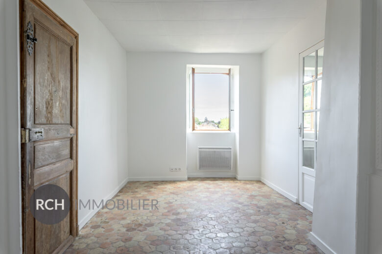 Photos du bien : Montfort-l’Amaury – Duplex de 82,87 m2 en plein coeur du centre historique