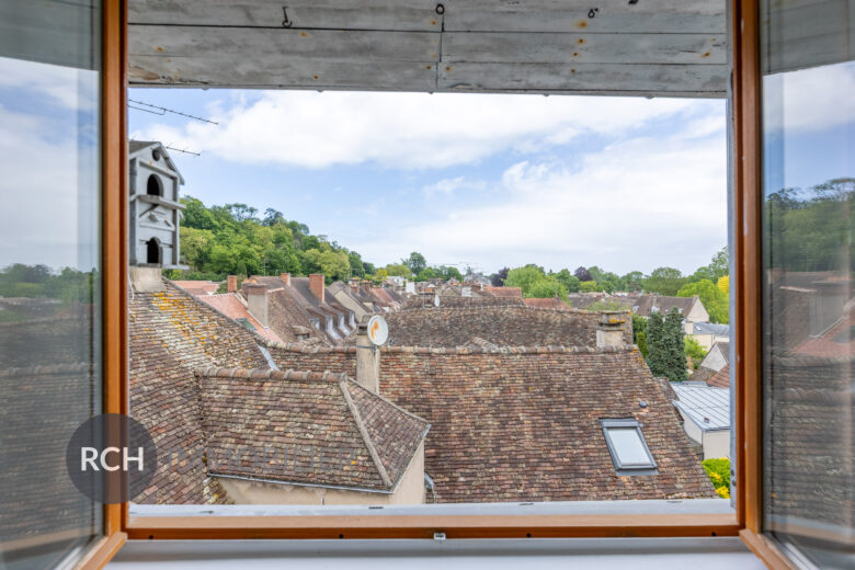 Photos du bien : Montfort-l’Amaury – Duplex de 82,87 m2 en plein coeur du centre historique