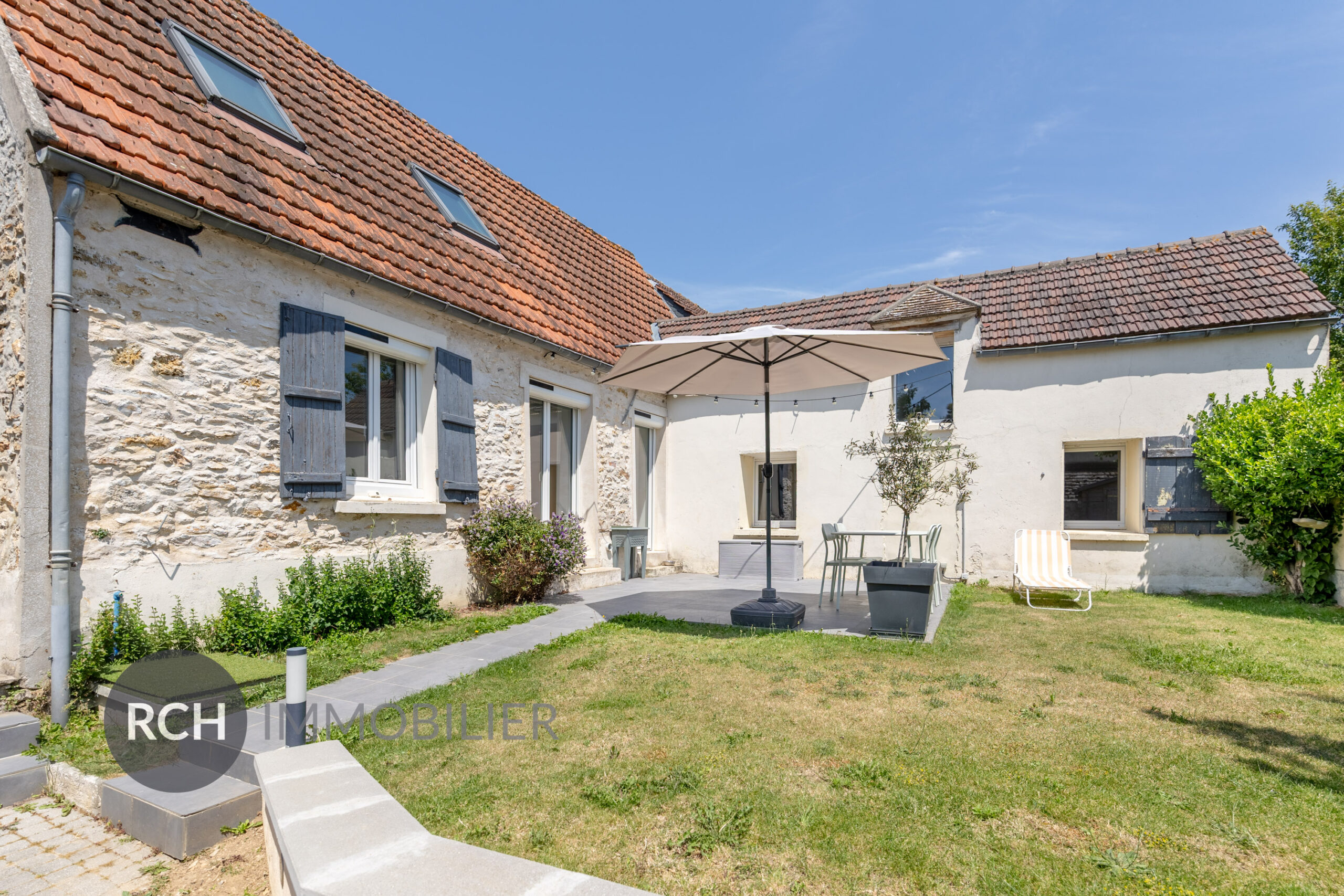 Flexanville Maison en pierre joliment rénovée sur un terrain clos de — free download