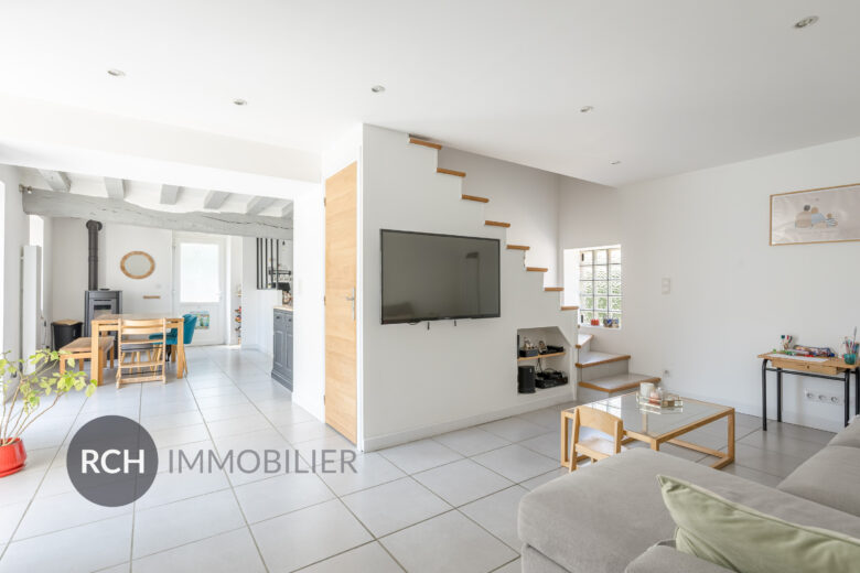 Flexanville Maison en pierre joliment rénovée sur un terrain clos de — free download