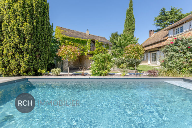 Photos du bien : Richebourg – Charmante maison ancienne avec maison d&rsquo;amis et piscine