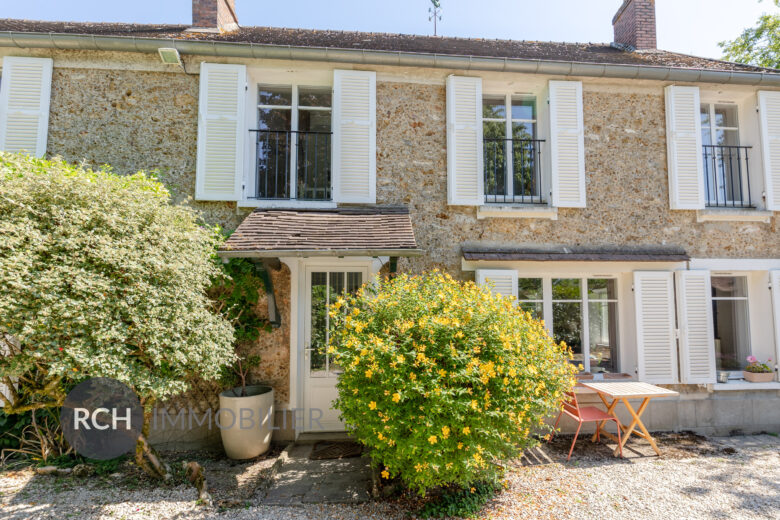 Photos du bien : Boullay-les-Troux – Maison ancienne entièrement rénovée située dans un environnement calme