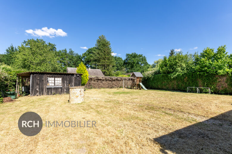 Photos du bien : Condé-sur-Vesgre – Maison familiale aux beaux volumes sur un terrain clos