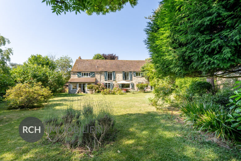 Photos du bien : Boullay-les-Troux – Maison ancienne entièrement rénovée située dans un environnement calme