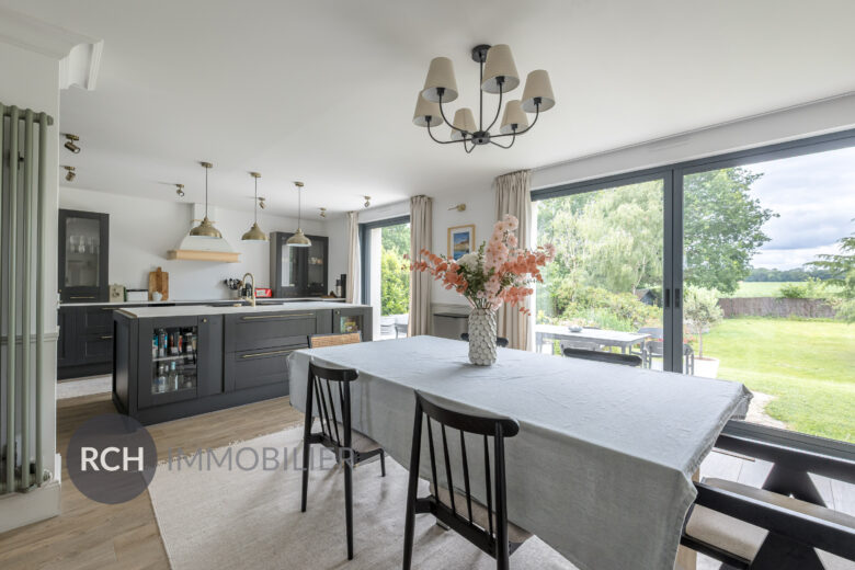 Photos du bien : Exclusivité – Location – Montfort-l’Amaury – Charmante maison familiale parfaitement rénovée dans un environnement calme