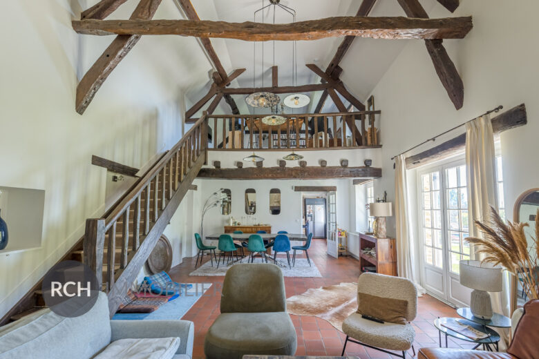 Photos du bien : Richebourg – Charmante maison ancienne avec maison d&rsquo;amis et piscine