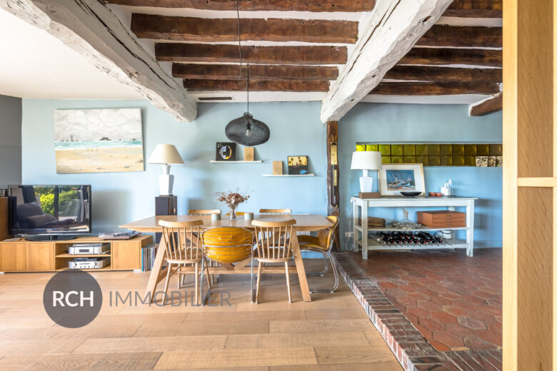 Photos du bien : Exclusivité – Jouars-Pontchartrain – Charmante maison ancienne avec belle vue dégagée
