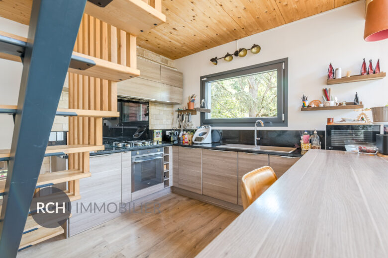 Photos du bien : Berchères-sur-Vesgre – Jolie maison contemporaine en bois sur un terrain arboré