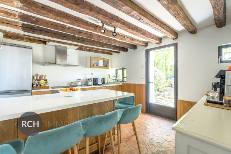 Photos du bien : Exclusivité – Jouars-Pontchartrain – Charmante maison ancienne avec belle vue dégagée