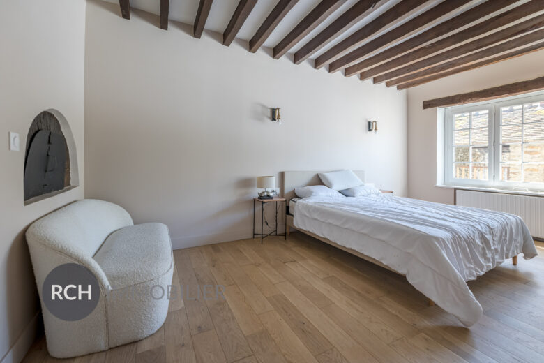 Photos du bien : Richebourg – Charmante maison ancienne avec maison d&rsquo;amis et piscine