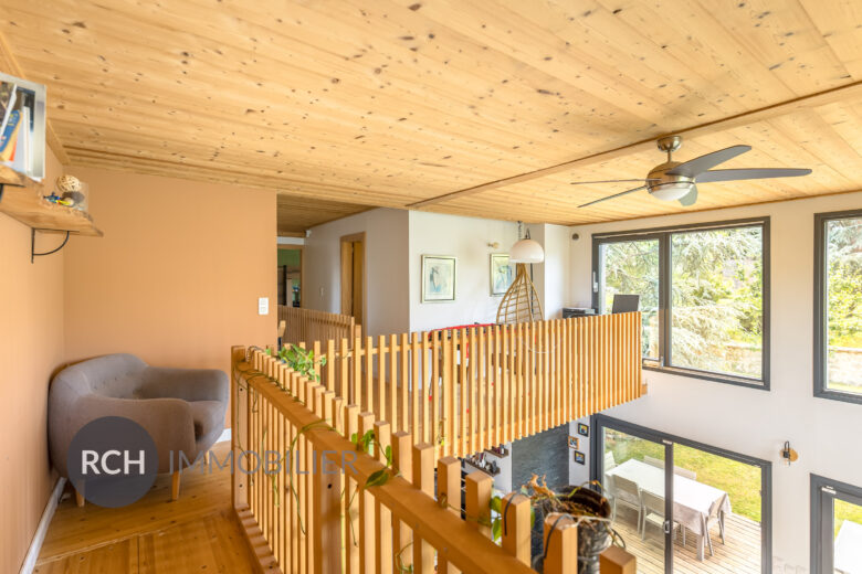 Photos du bien : Berchères-sur-Vesgre – Jolie maison contemporaine en bois sur un terrain arboré