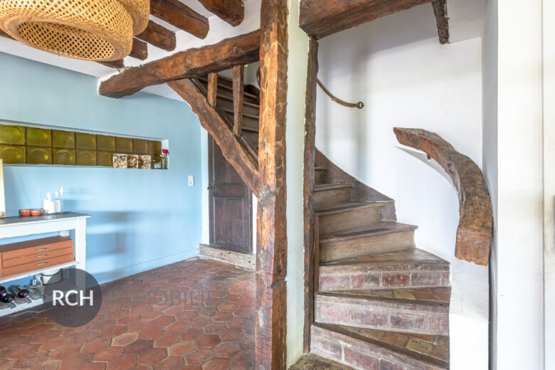 Photos du bien : Exclusivité – Jouars-Pontchartrain – Charmante maison ancienne avec belle vue dégagée