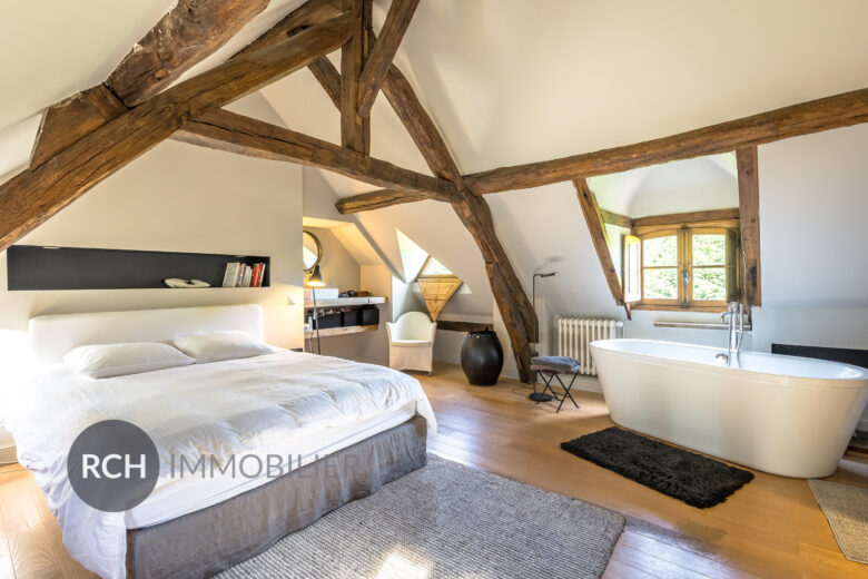 Photos du bien : Béhoust – Propriété ancienne en pierre sur un beau terrain arboré