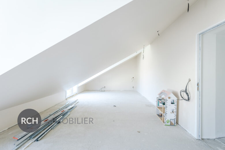 Photos du bien : La-Queue-les-Yvelines – Maison contemporaine avec joli jardin et studio indépendant