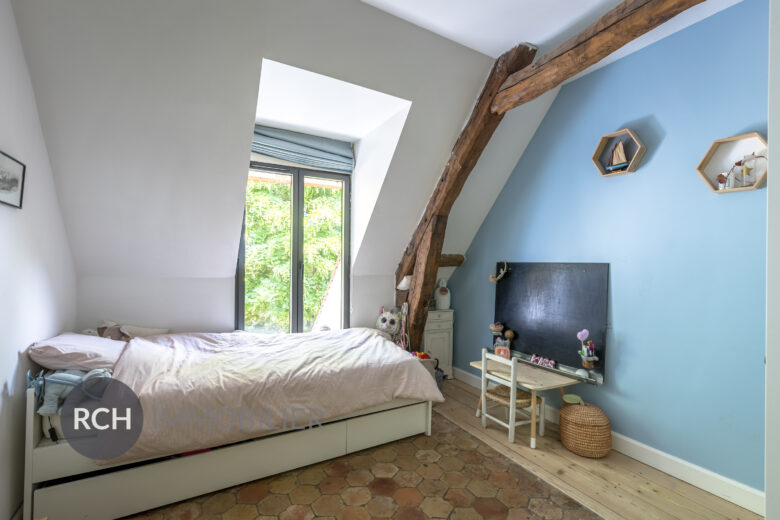 Photos du bien : Exclusivité – Jouars-Pontchartrain – Charmante maison ancienne avec belle vue dégagée