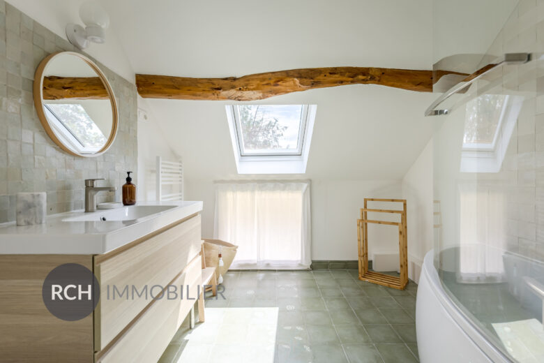 Photos du bien : Adainville – Charmante maison ancienne avec dépendance en coeur de forêt