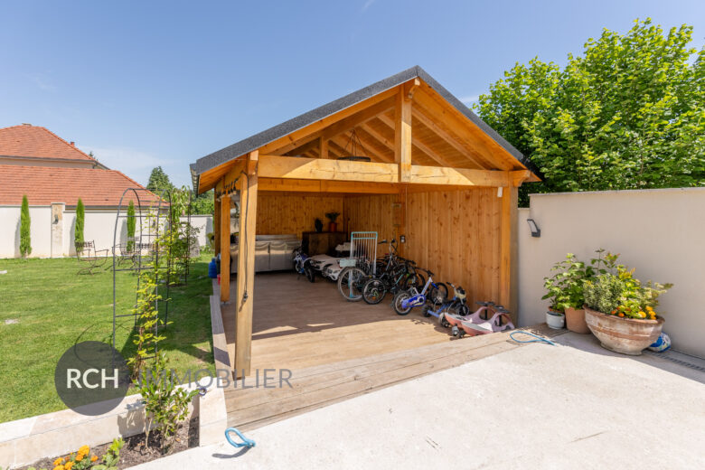 Photos du bien : La-Queue-les-Yvelines – Maison contemporaine avec joli jardin et studio indépendant