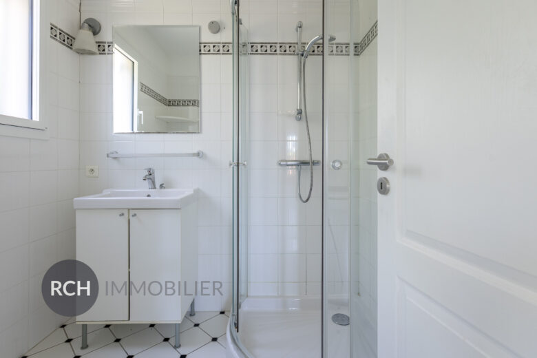 Photos du bien : Exclusivité – Location – Méré – Grande maison familiale au calme