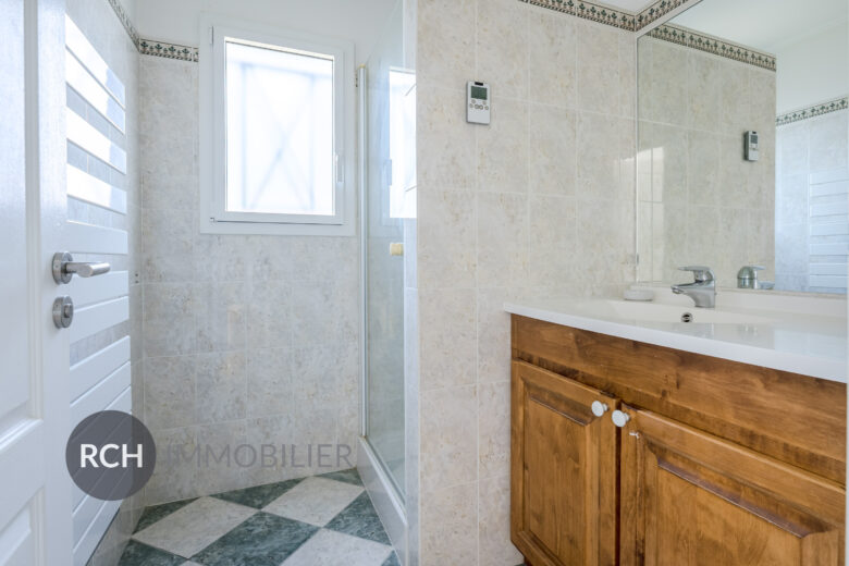 Photos du bien : Exclusivité – Location – Méré – Grande maison familiale au calme