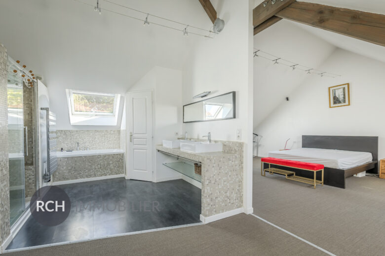 Photos du bien : Exclusivité – Location – Méré – Grande maison familiale au calme