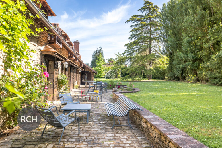 Photos du bien : Béhoust – Propriété ancienne en pierre sur un beau terrain arboré