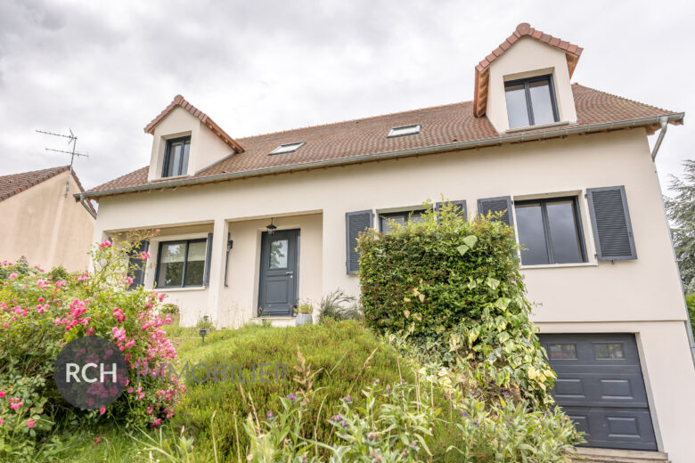 Photos du bien : Exclusivité – Location – Montfort-l’Amaury – Charmante maison familiale parfaitement rénovée dans un environnement calme