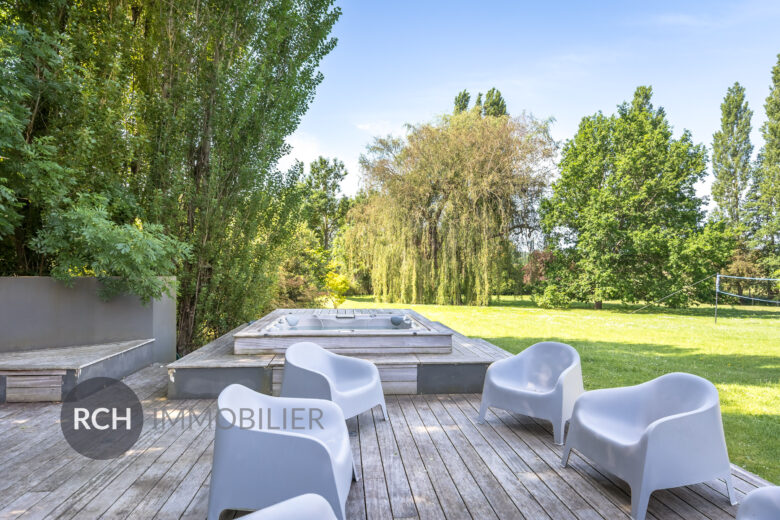 Photos du bien : Béhoust – Propriété ancienne en pierre sur un beau terrain arboré
