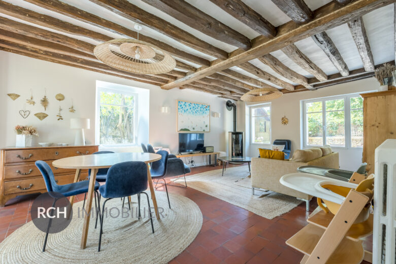 Photos du bien : Boullay-les-Troux – Maison ancienne entièrement rénovée située dans un environnement calme