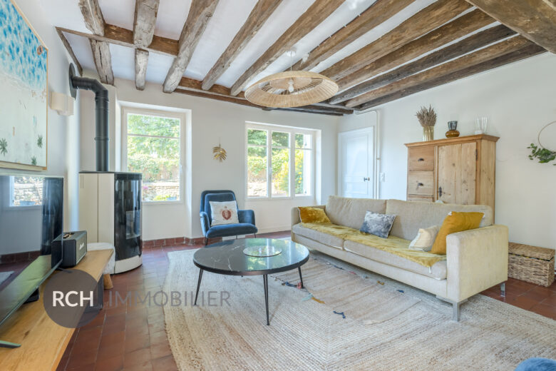 Photos du bien : Boullay-les-Troux – Maison ancienne entièrement rénovée située dans un environnement calme