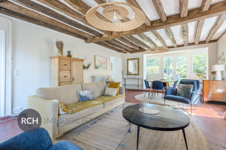Photos du bien : Boullay-les-Troux – Maison ancienne entièrement rénovée située dans un environnement calme