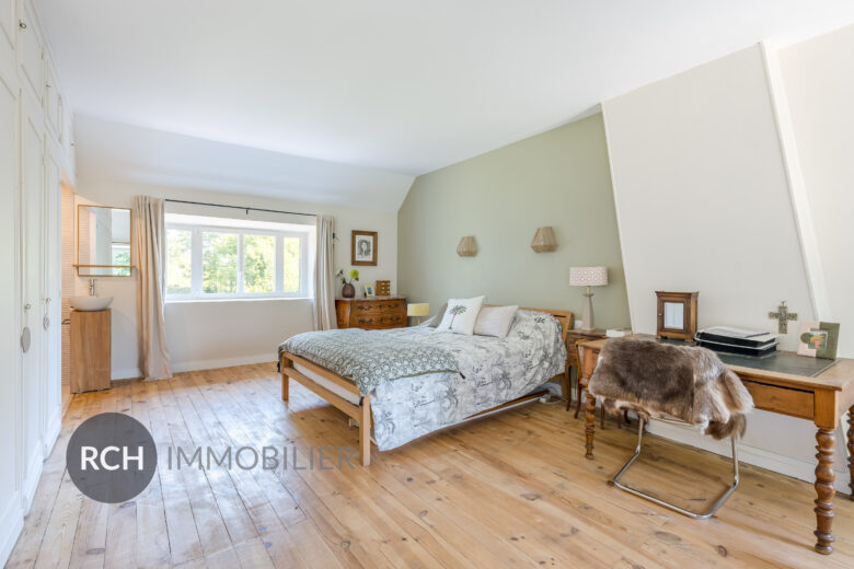 Photos du bien : Boullay-les-Troux – Maison ancienne entièrement rénovée située dans un environnement calme