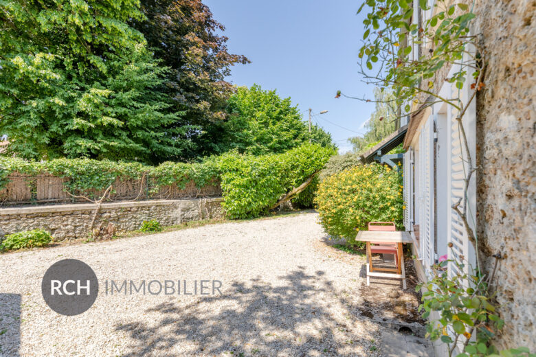 Photos du bien : Boullay-les-Troux – Maison ancienne entièrement rénovée située dans un environnement calme