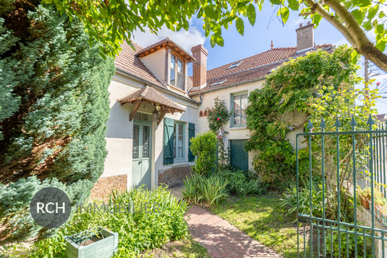 Photos du bien : Garancières – Charmante maison ancienne en centre village