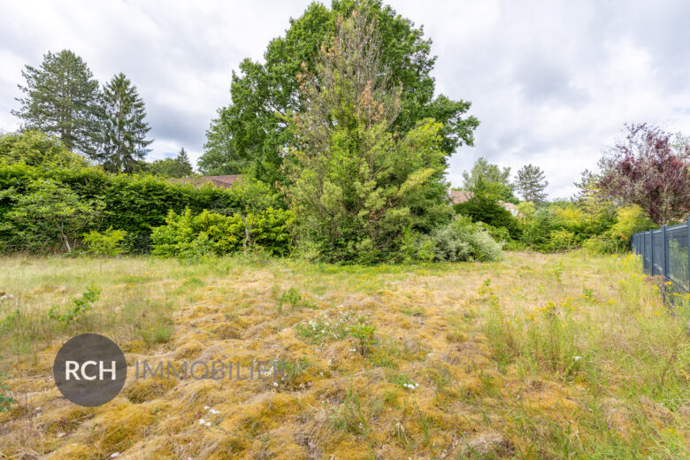 Photos du bien : Saint Léger en Yvelines – Seul Mandataire – Joli terrain plat de 820m2