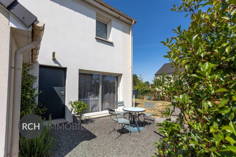 Photos du bien : Exclusivité – Condé-sur-Vesgre – Maison de village avec commerces à pied