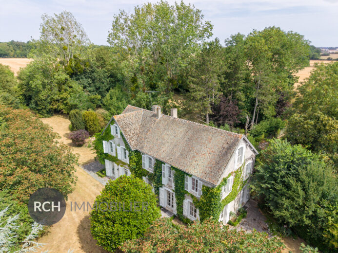 Photos du bien : Flins-Neuve-Église – Belle maison ancienne avec joli parc arboré au calme