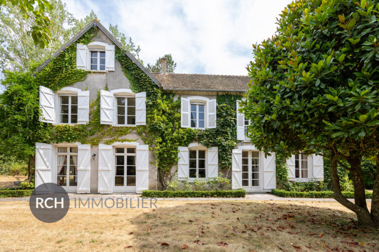 Photos du bien : Flins-Neuve-Église – Belle maison ancienne avec joli parc arboré au calme