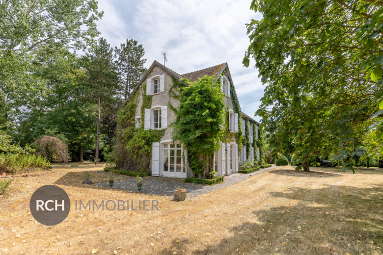 Photos du bien : Flins-Neuve-Église – Belle maison ancienne avec joli parc arboré au calme