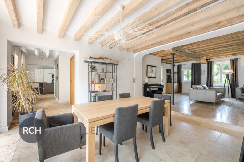 Photos du bien : Orgerus – Belle maison ancienne rénovée avec des matériaux de qualité