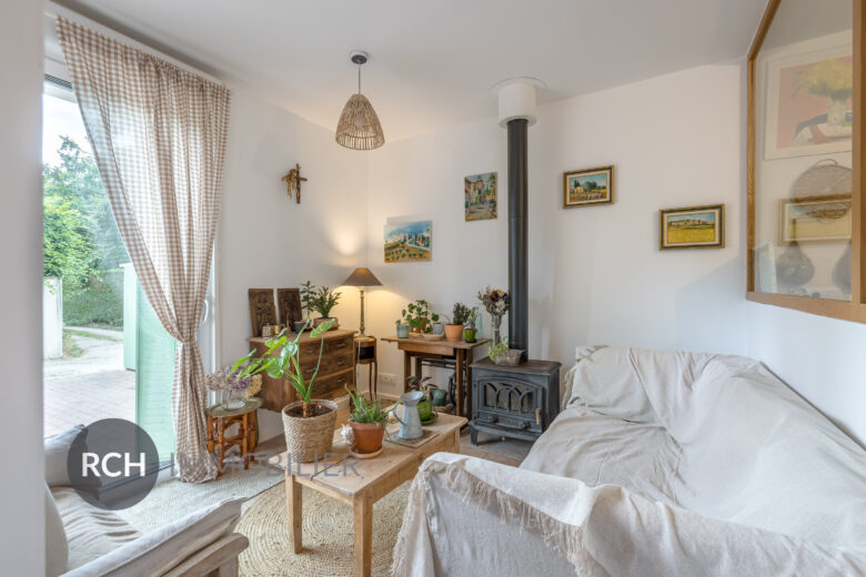 Photos du bien : Exclusivité – Grosrouvre – Authentique maison en pierre située dans un environnement d’exception