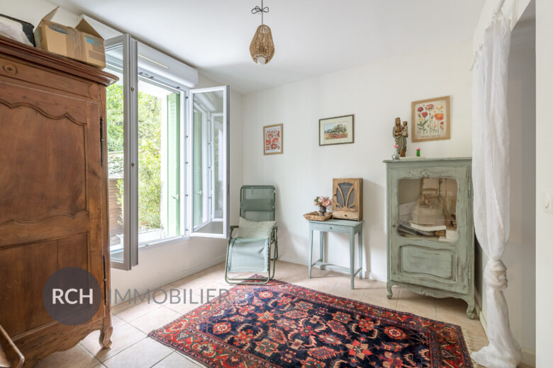 Photos du bien : Exclusivité – Grosrouvre – Authentique maison en pierre située dans un environnement d’exception