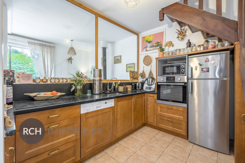 Photos du bien : Exclusivité – Grosrouvre – Authentique maison en pierre située dans un environnement d’exception