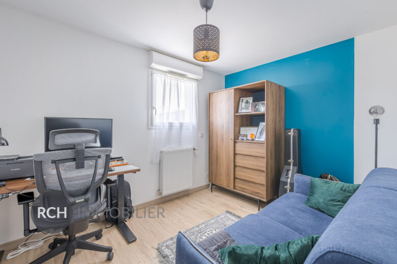Photos du bien : Exclusivité – Condé-sur-Vesgre – Maison de village avec commerces à pied