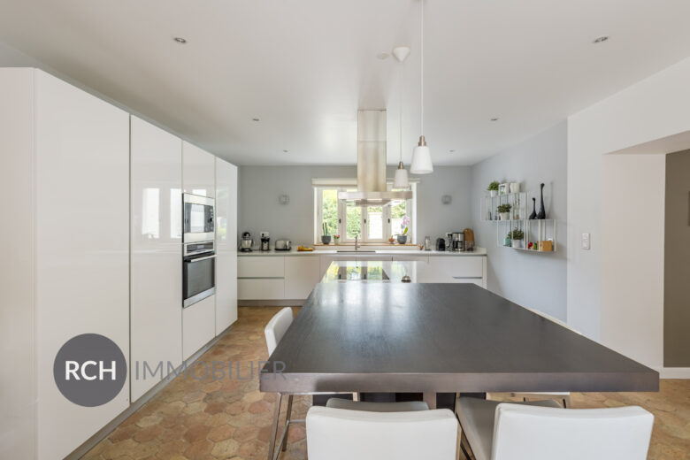 Photos du bien : Orgerus – Belle maison ancienne rénovée avec des matériaux de qualité