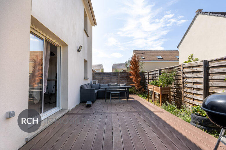 Photos du bien : Exclusivité – Condé-sur-Vesgre – Maison de village avec commerces à pied