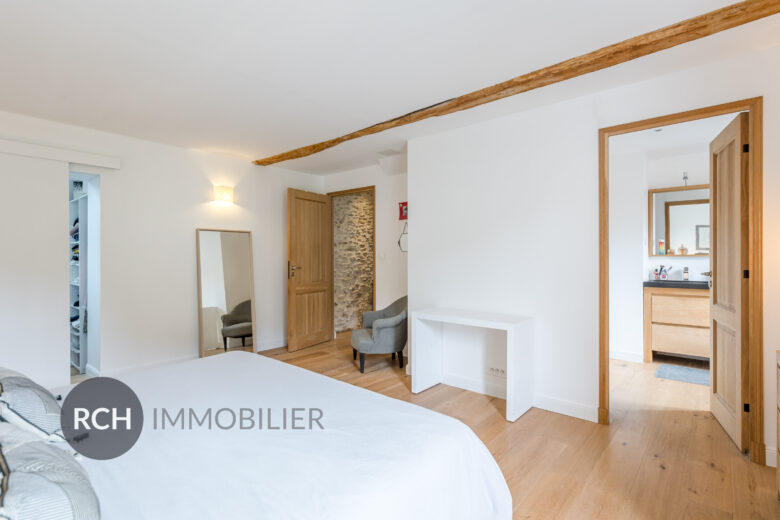 Photos du bien : Orgerus – Belle maison ancienne rénovée avec des matériaux de qualité